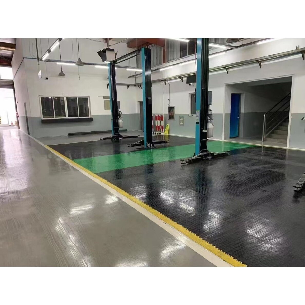 Modulinių surenkamų grindų danga PVC 500x500x7m (plytelės) 16 Modulinių surenkamų grindų danga PVC 500x500x7m (plytelės) 16